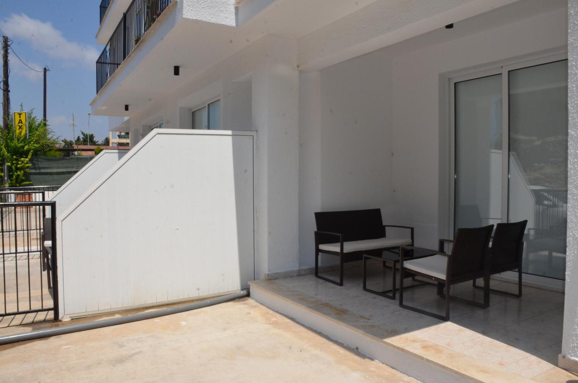 Laertis Apartments - By Imh Travel & Tours Paphos Luaran gambar